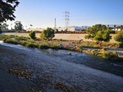 Image of the Los Angeles River with Frogtown in the background